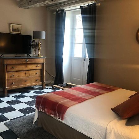 La Maison Des Gardes - Chambres D'Hotes クリュニー エクステリア 写真
