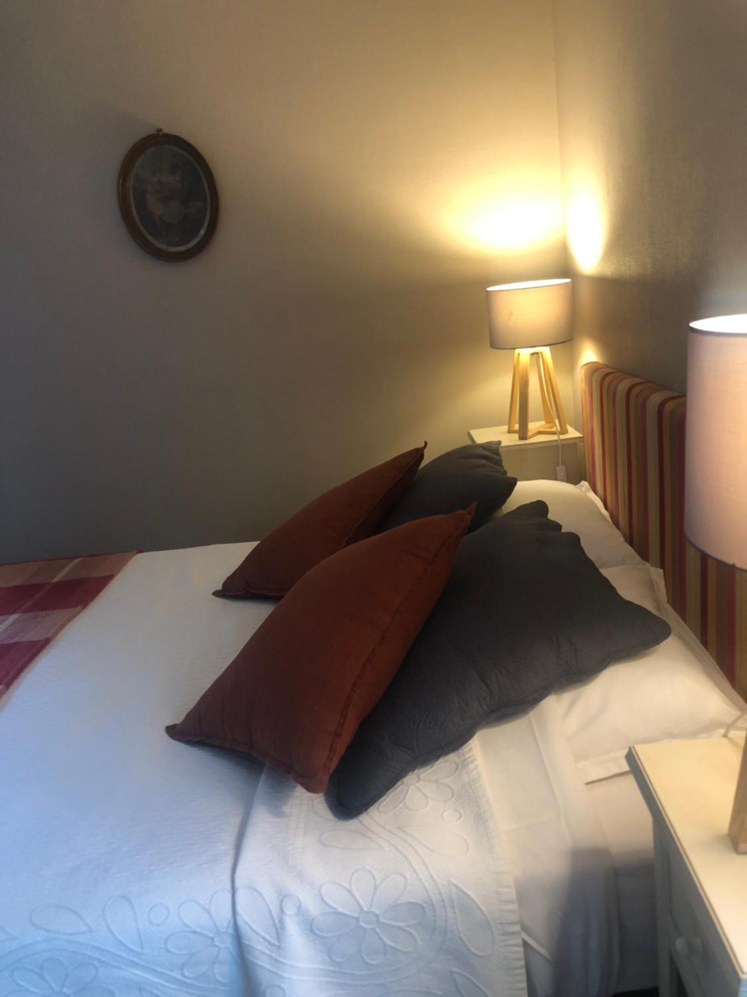 La Maison Des Gardes - Chambres D'Hotes クリュニー エクステリア 写真