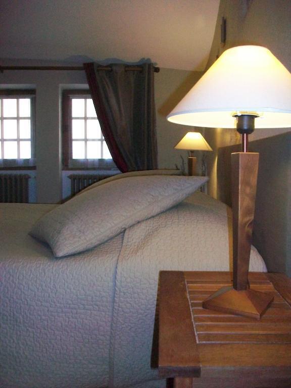 La Maison Des Gardes - Chambres D'Hotes クリュニー 部屋 写真