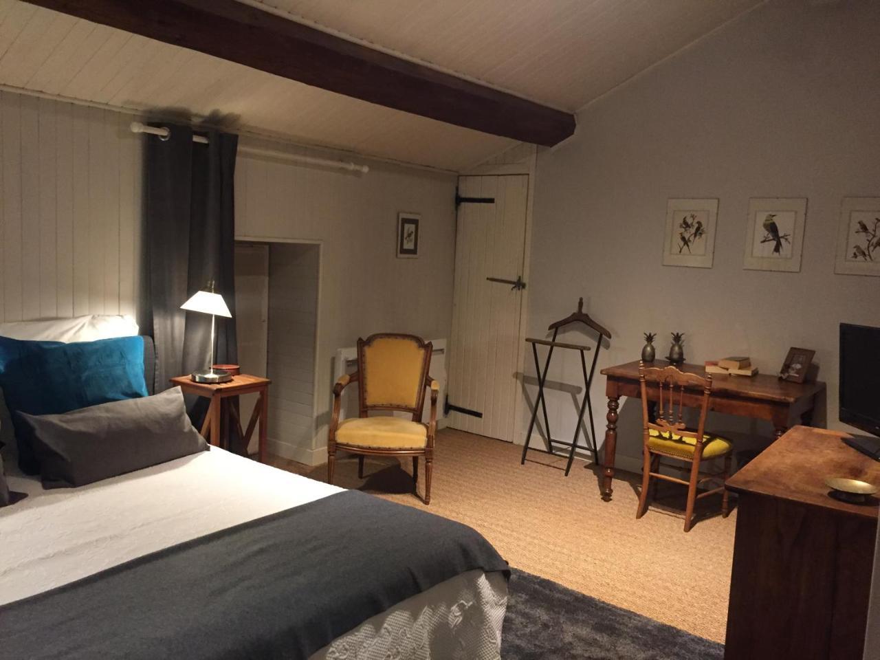 La Maison Des Gardes - Chambres D'Hotes クリュニー エクステリア 写真